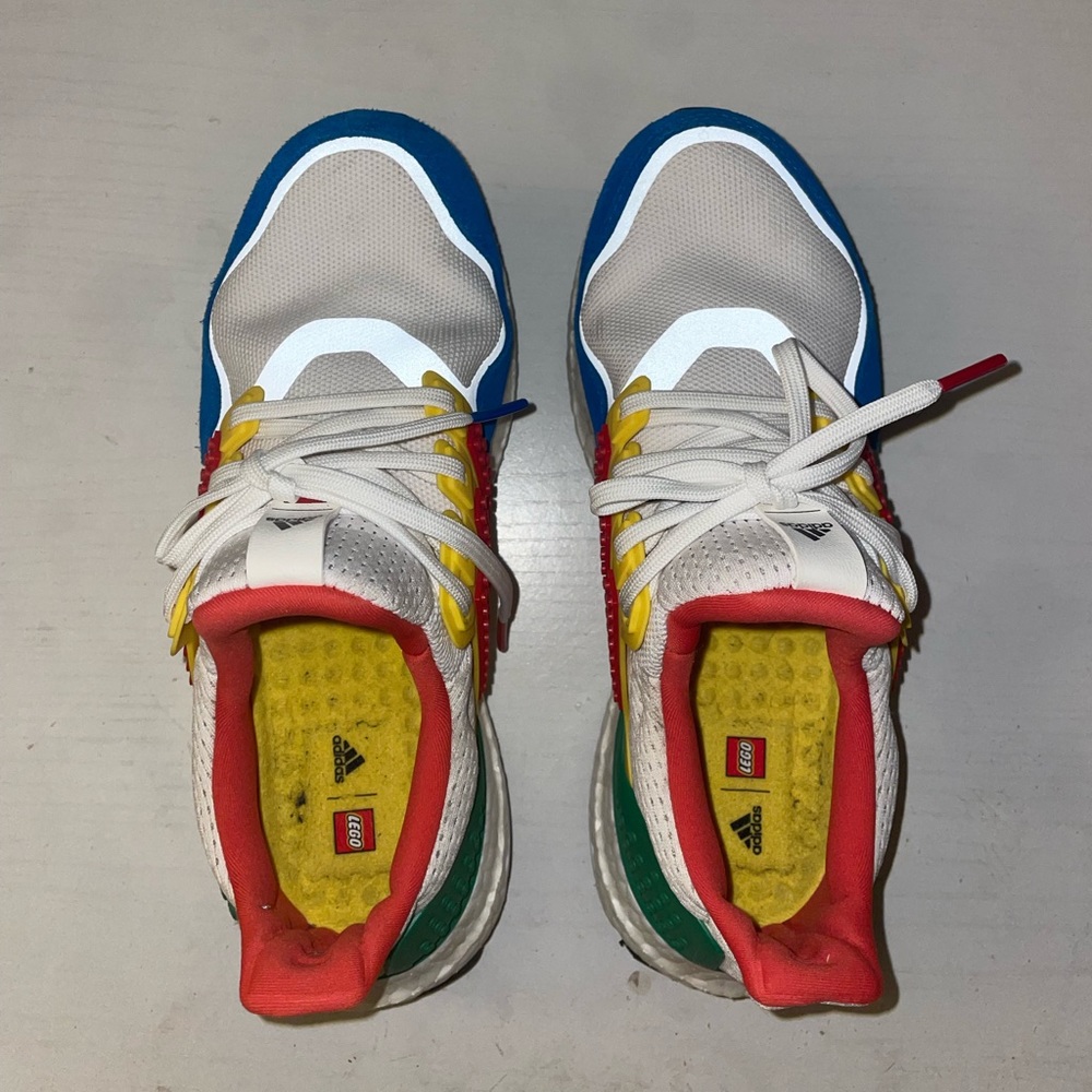 adidas Ultra Boost DNA x Lego MultiColor ❤️💛💚💙Woman’s 7 RARE Sneakers - Picture 3 of 12